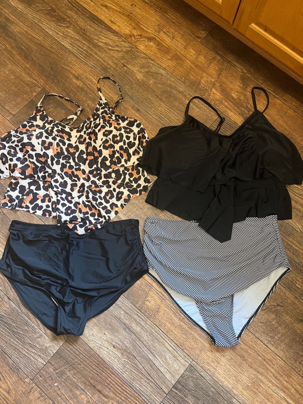 2-Piece Tankini Swimsuit Set - Leopard & Black with High Waist Bottoms